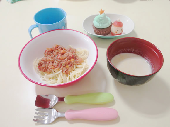 クリスマスメニューもおいしく食べました☆