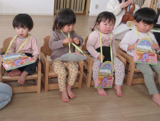 千歳恵比寿保育園にサンタさんがやってきた！！