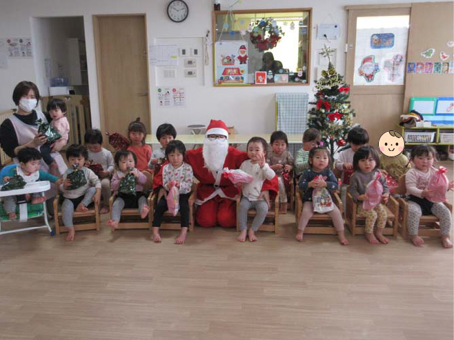 千歳恵比寿保育園にサンタさんがやってきた！！2024年