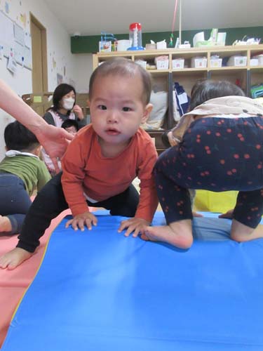 2025年０・1歳児　室内遊び