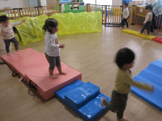 ２０２５年☆1・2歳児　室内遊び☆