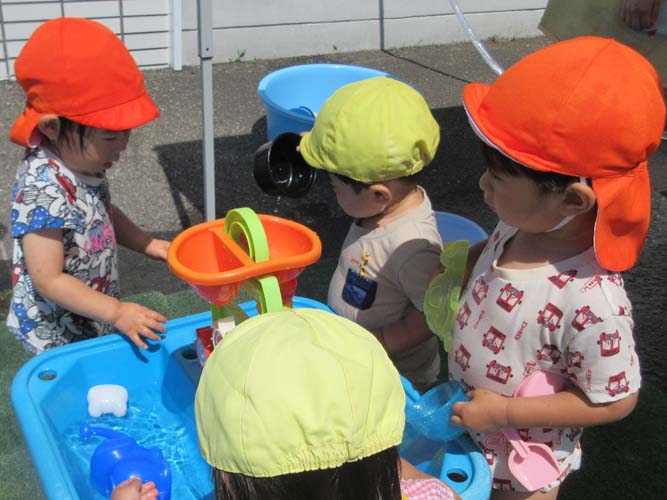 2025年千歳恵比寿保育園で水あそび