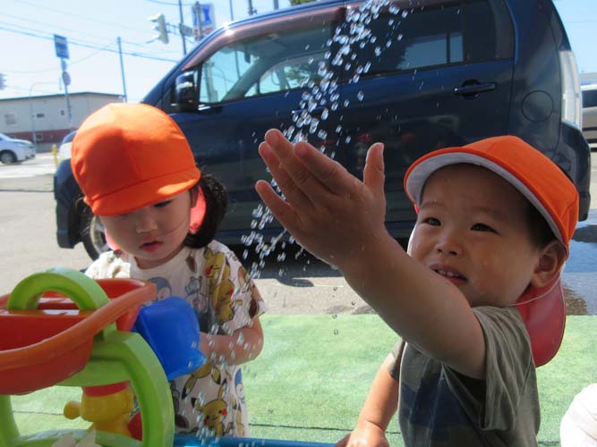 2025年千歳恵比寿保育園で水あそび