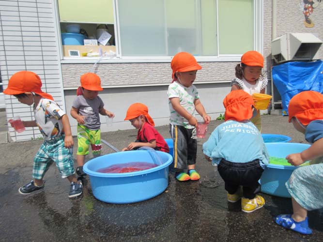 2025年千歳恵比寿保育園で水あそび