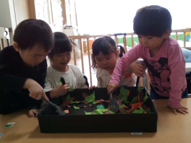 ２歳児 お店屋さんごっこに向けての取り組み2025年